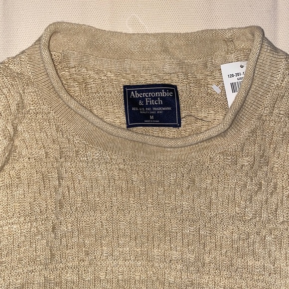 Brand New Sweater! Abercrombie & Fitch! Size M - Picture 1 of 4